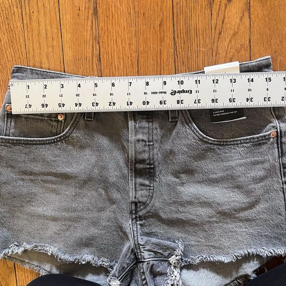 Levi’s 501 High Rise Original Denim Cut-Off Shorts Washed Black Size 30 NWT - Picture 11 of 13